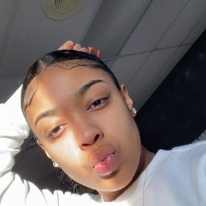 Meet your Posher, Erika